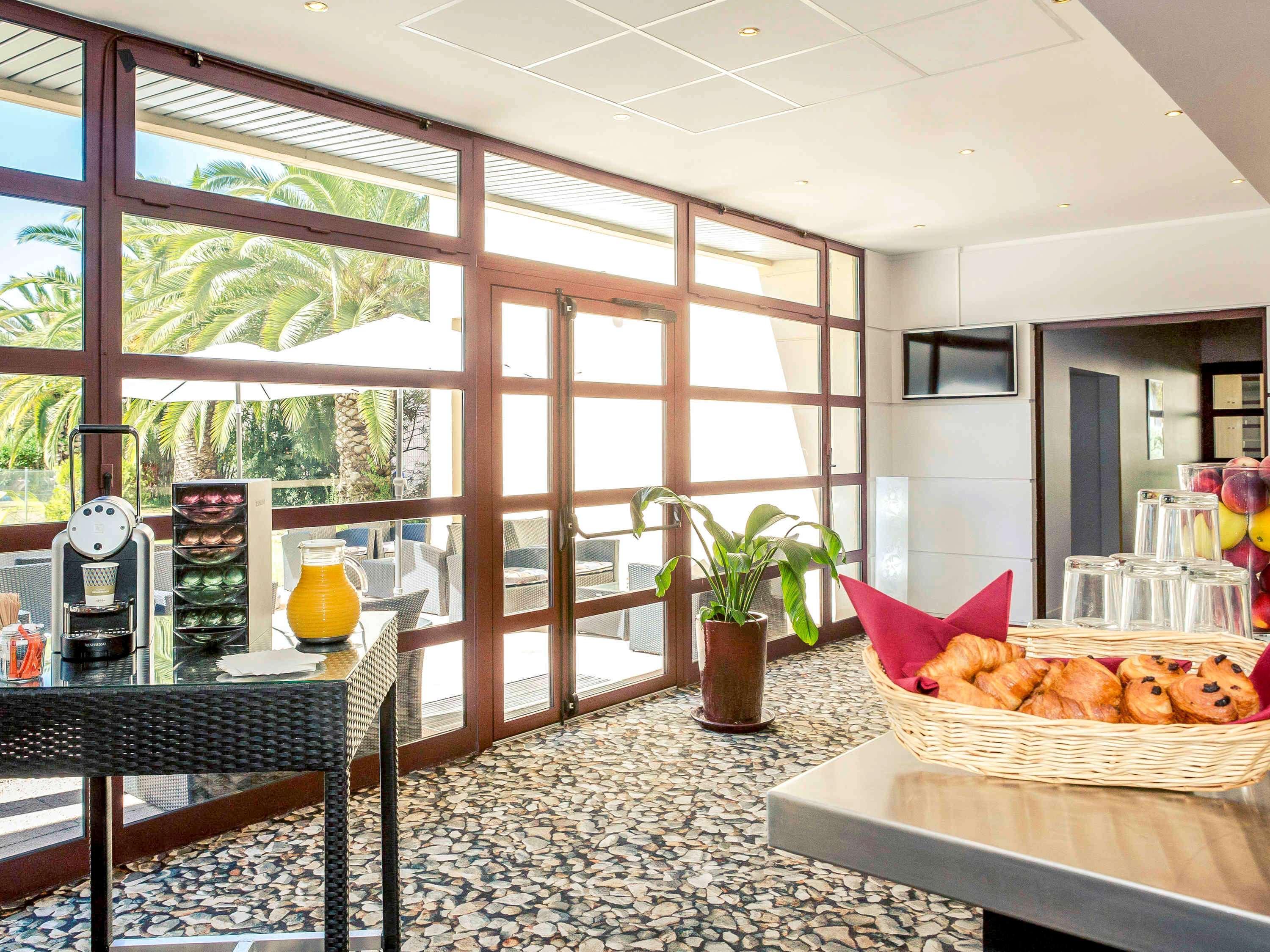 Mercure Cannes Mandelieu Экстерьер фото